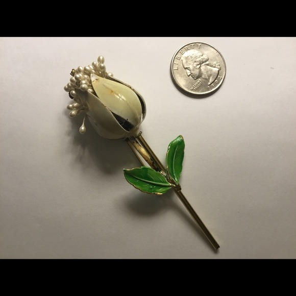 1950 Gold Pearl Pin Hand Enameled Total Glam⭐️🦋 - Picture 2 of 3